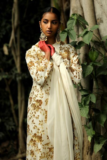 Buy_Aikeyah_White Fritha Jacket With Pre-draped Saree_Online_at_Aza_Fashions