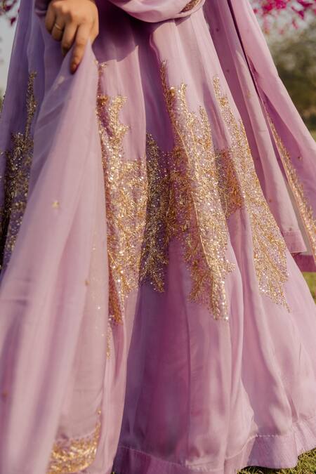 Buy_Anupraas By Nishant And Rahul_Purple Organza Leaf, Sequin, Zardozi V Neck Embroidered Bridal Lehenga Set _Online_at_Aza_Fashions