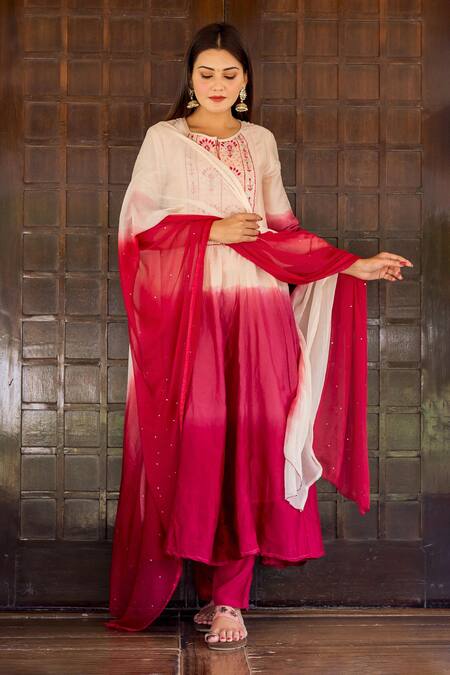 Missprint_Peach Cotton, Chanderi, Chiffon Gota , Thread Round Ombre Kurta Set _Online_at_Aza_Fashions