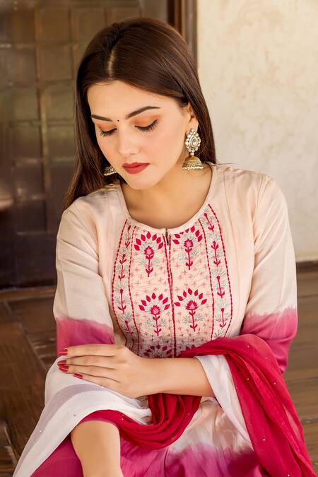 Buy_Missprint_Peach Cotton, Chanderi, Chiffon Gota , Thread Round Ombre Kurta Set _Online_at_Aza_Fashions