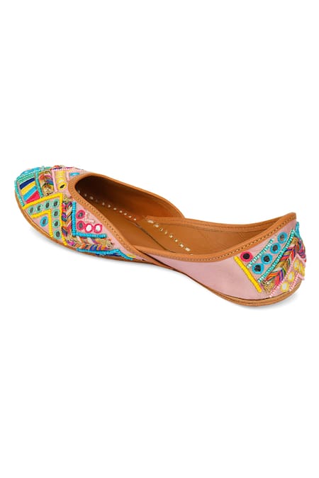 Jutti Express_Peach Embroidered Juttis _Online_at_Aza_Fashions