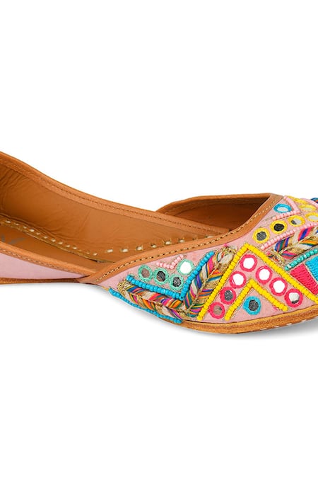 Buy_Jutti Express_Peach Embroidered Juttis 