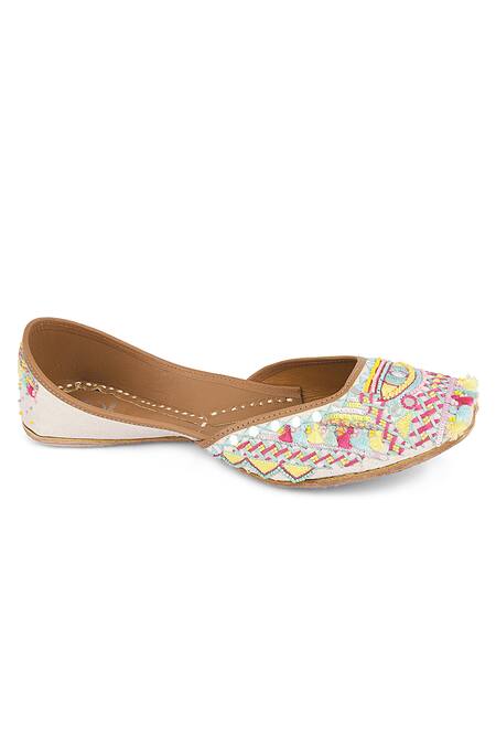Shop_Jutti Express_White Geometric Embroidered Juttis _Online_at_Aza_Fashions