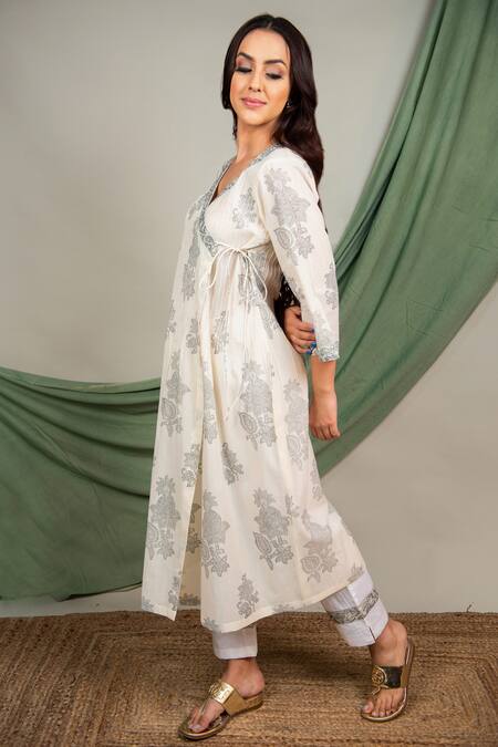 Buy_Priya Chaudhary_White Cotton Block Print V Neck Angrakha Kurta Pant Set_Online_at_Aza_Fashions