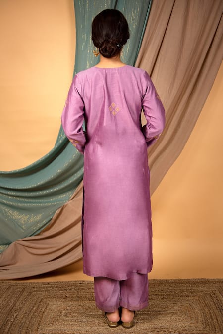 Shop Priya Chaudhary Purple Chanderi Silk, Tissue Organza Geometric Notched Kurta Set at Aza Fashions Shop_Priya Chaudhary_Purple Chanderi Silk, Tissue Organza Geometric Notched Kurta Set _at_Aza_Fashions