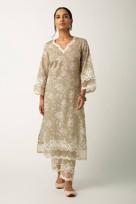 Roze_Brown 100% Cotton Floral Print V Neck Emaya Kurta Pant Set _Online_at_Aza_Fashions