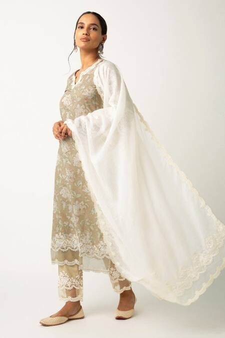 Buy_Roze_Brown 100% Cotton Floral Print V Neck Emaya Kurta Pant Set _Online_at_Aza_Fashions