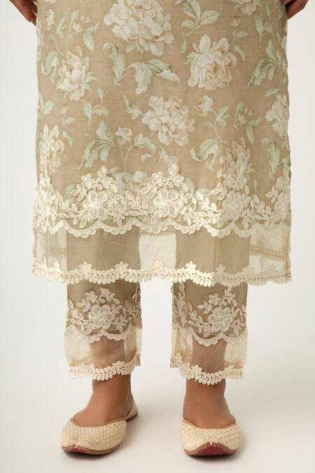 Roze_Brown 100% Cotton Floral Print V Neck Emaya Kurta Pant Set _at_Aza_Fashions