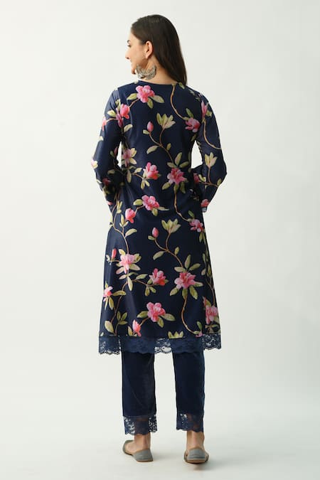 Roze Maeen Velvet Printed Kurta  