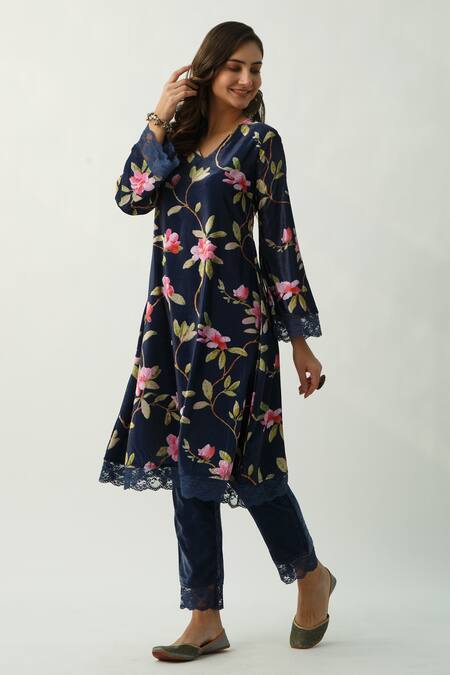 Roze_Blue Velvet Floral Print, Lace Work V Neck Maeen Kurta _Online_at_Aza_Fashions