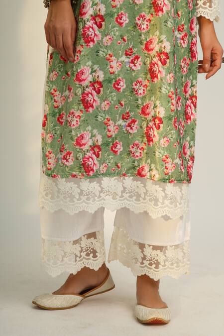 Roze_Green Velvet Floral Print, Lace Work Round Hayat Kurta And Pant Set_at_Aza_Fashions