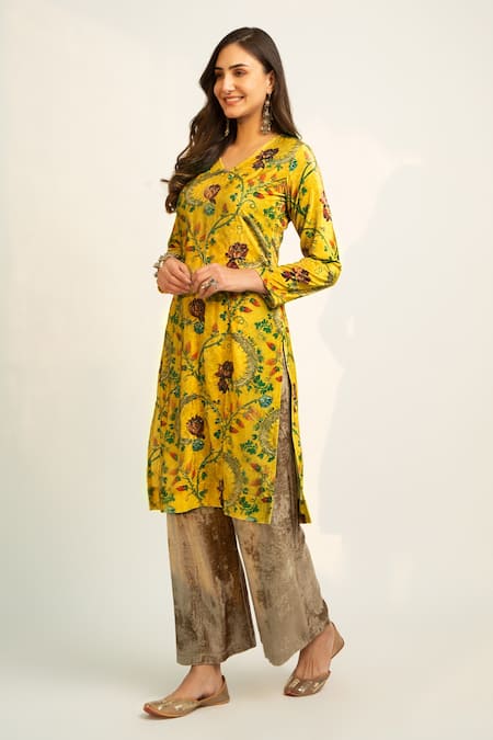 Roze_Yellow Velvet Cutdana Work, Floral Print V Neck Sehrish Kurta And Palazzo Set _Online_at_Aza_Fashions