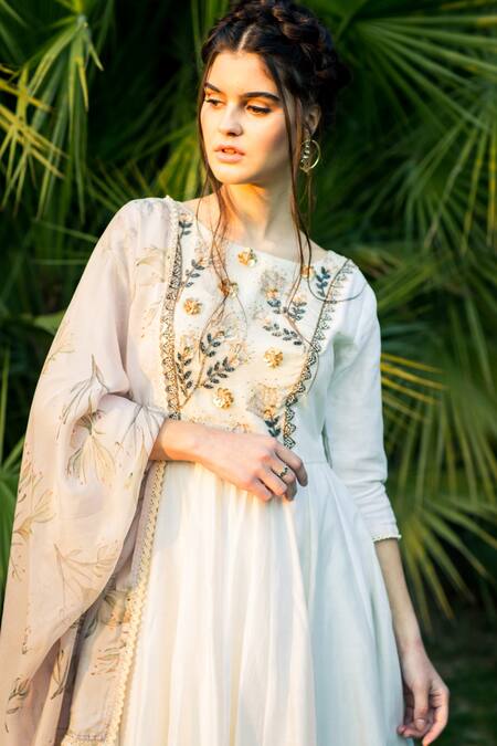 Buy_Aaryaa By Kashveen Kohli_White Anarkali Chanderi , Dupatta Pepper And Pallazos Georgette Set _Online_at_Aza_Fashions