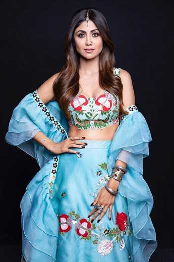 Buy_Sangeeta Boochra_Silver Plated Stones Bangles And Maangtikka Set _Online_at_Aza_Fashions