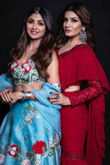 Shop_Sangeeta Boochra_Silver Plated Stones Bangles And Maangtikka Set _Online_at_Aza_Fashions