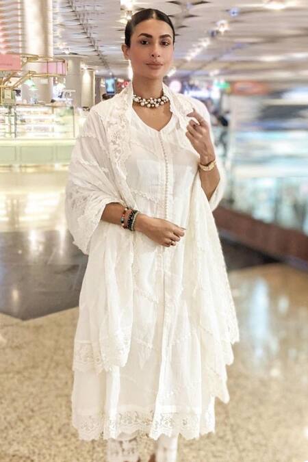 Buy_Roze_White 100% Cotton Floral V Neck Mahajabeen Embroidered Kurta _Online_at_Aza_Fashions