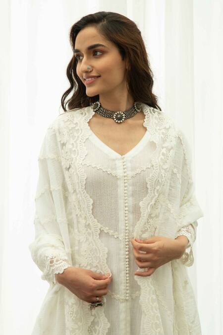 Shop_Roze_White 100% Cotton Floral V Neck Mahajabeen Embroidered Kurta _Online_at_Aza_Fashions