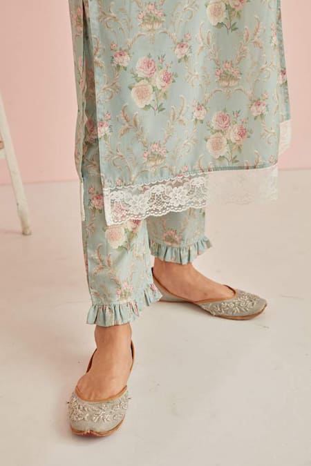 Roze_Green 100% Cotton Floral V Neck Zarra Print Kurta Set _at_Aza_Fashions