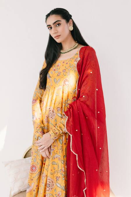 Shop_Itraake_Yellow Anarkali- Cotton Silk Printed Floral Round Set _Online_at_Aza_Fashions