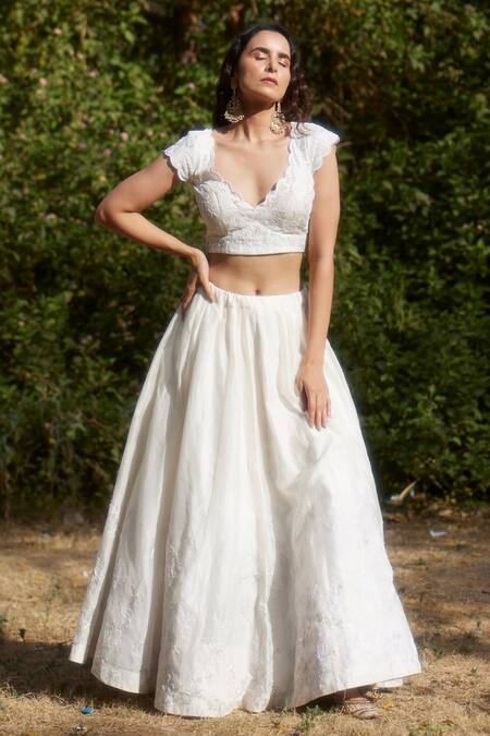 Apeksha Jain Label White Organza, Net, Chanderi Floral, Resham, Kasab Bird V Neck Lehenga Set Online at Aza Fashions Apeksha Jain Label_White Organza, Net, Chanderi Floral, Resham, Kasab Bird V Neck Lehenga Set_Online_at_Aza_Fashions