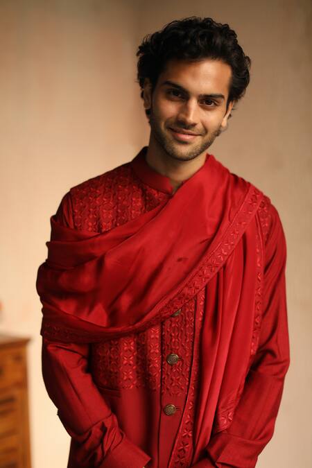 Shop Philocaly Red 100% Wool Thread Work Pompously Embroidered Bundi Online at Aza Fashions Shop_Philocaly_Red 100% Wool Thread Work Pompously Embroidered Bundi _Online_at_Aza_Fashions