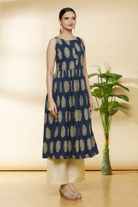 Samyukta Singhania Blue Cotton Printed Boat Kurta  3