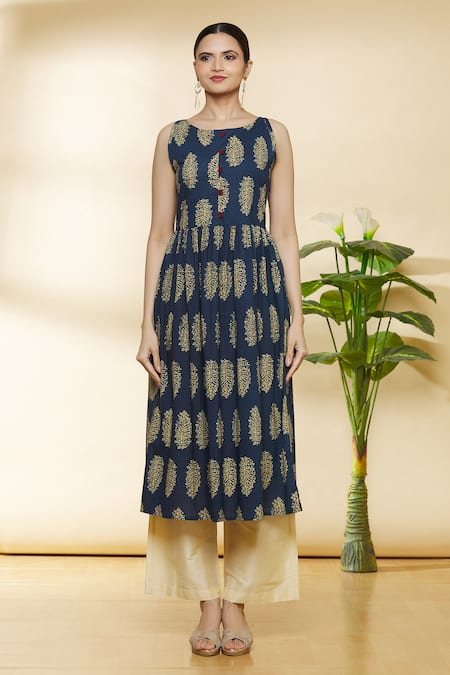 Samyukta Singhania Blue Cotton Printed Boat Kurta  5