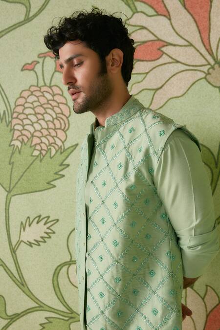 Sanjev Marwaaha_Green Cotton Silk Mughal Pattern And Thread Work Jaali Embroidered Bundi Kurta Set_Online_at_Aza_Fashions