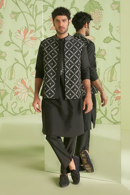 Sanjev Marwaaha Mughal Jaali Embroidered Bundi Kurta Set 