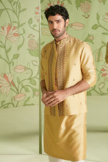 Sanjev Marwaaha Geometric Embroidered Bundi Kurta Set 
