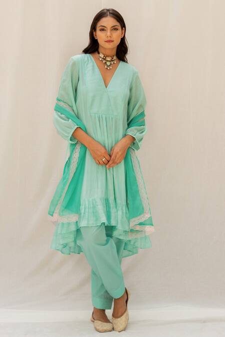 Buy_Myaara_Green Chanderi Blend, Stole Kota Gota, Sequins V Neck Aurora Kurta Set_Online_at_Aza_Fashions