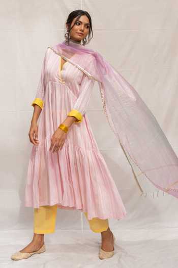 Myaara Pink Chanderi Blend, Dupatta Organza Sequins V Neck Gulabi Anarkali Pant Set Online at Aza Fashions Myaara_Pink Chanderi Blend, Dupatta Organza Sequins V Neck Gulabi Anarkali Pant Set _Online_at_Aza_Fashions