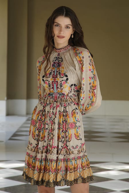 Square Neck Butterfly Sleeve Floral Dress | Summer dresses, Floral dress  outfits, Floral midi dress outfit