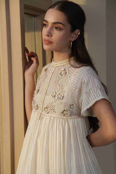 Buy_Bhanuni By Jyoti_White Viscose Bead Work, Floral Applique, Thread Purity Pearl Embroidered Tunic _Online_at_Aza_Fashions