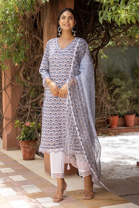Inara Jaipur Blue Cotton Printed Floral V Neck Kurta Set 