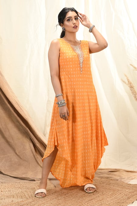 Aaryaa By Kashveen Kohli Yellow Kurta And Cape Silk Mul & Embellishment Bandhani Round 