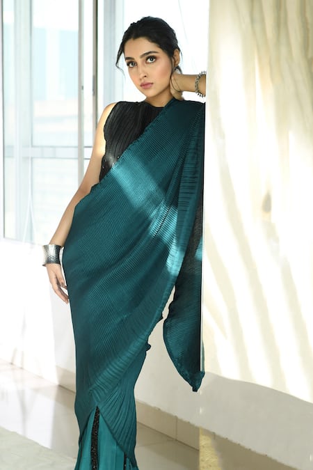 Buy_Aaryaa By Kashveen Kohli_Green Crepe And Satin Sequin & Cutdana Boat Pleated Pre-draped Saree With Blouse _Online_at_Aza_Fashions
