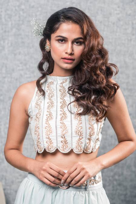 Aaryaa By Kashveen Kohli_Blue Skirt Organza And Crop Top Silk Thread Round Embroidered & Set _Online_at_Aza_Fashions