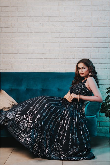 Buy_Aaryaa By Kashveen Kohli_Blue Blouse Soft Net And Dupatta Pepper Silk, Lehenga Embroidered Set _Online_at_Aza_Fashions