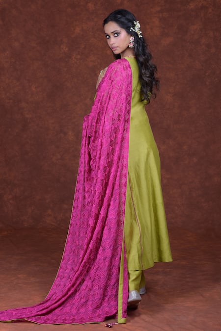 Shop Talking Threads Green Chanderi Silk Floral Keyhole Kurta Set at Aza Fashions Shop_Talking Threads_Green Chanderi Silk Floral Keyhole Kurta Set _at_Aza_Fashions