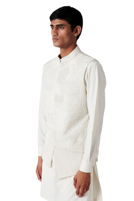 Buy_Amaare_White Raw Silk Geometric Embroidered Bundi And Kurta Set _Online_at_Aza_Fashions