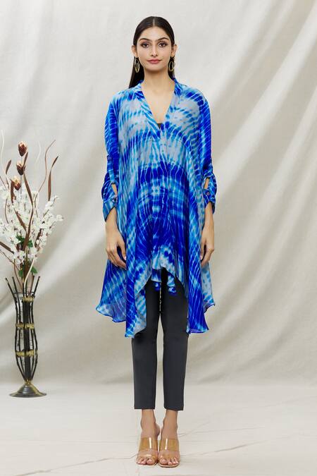 Shop Kommal Sood Blue Satin Tie And Dye V Neck Asymmetric Tunic Online at Aza Fashions Shop_Kommal Sood_Blue Satin Tie And Dye V Neck Asymmetric Tunic _Online_at_Aza_Fashions