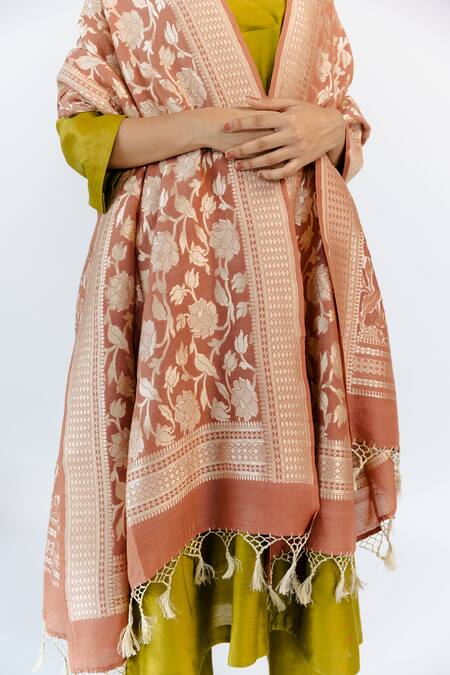 Mimamsaa_Peach Pure Banarasi Silk Floral Kiran Dupatta_at_Aza_Fashions