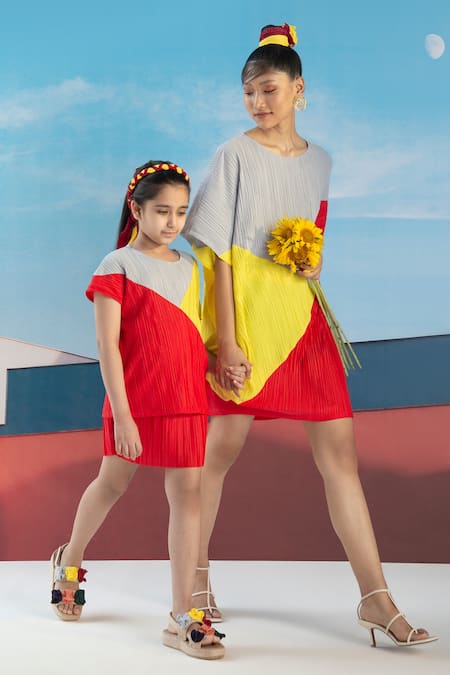 Pleats By Aruni Yellow Polyester Colourblock Long Top And Skirt Set Online at Aza Fashions Pleats By Aruni_Yellow Polyester Colourblock Long Top And Skirt Set_Online_at_Aza_Fashions