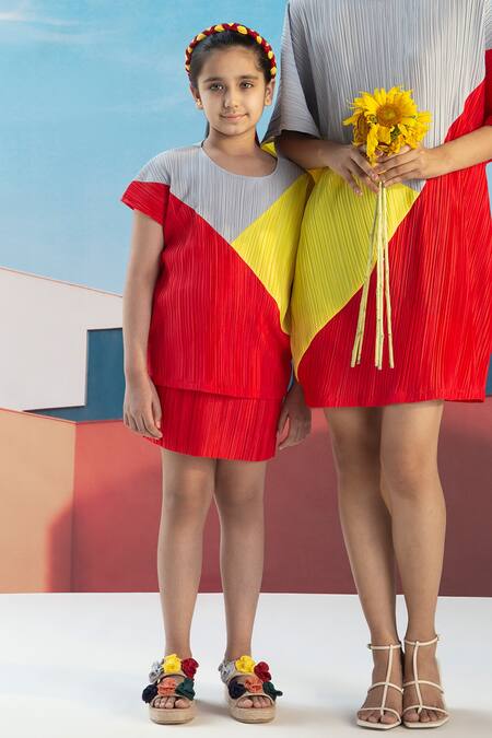 Buy Pleats By Aruni Yellow Polyester Colourblock Long Top And Skirt Set Online at Aza Fashions Buy_Pleats By Aruni_Yellow Polyester Colourblock Long Top And Skirt Set_Online_at_Aza_Fashions