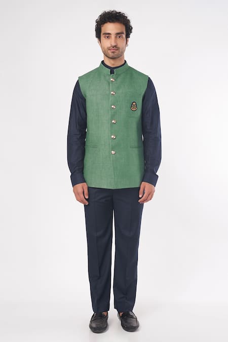 Nero by Shaifali and Satya Placement Embroidered Bundi Kurta Set 