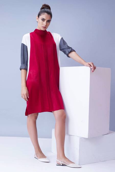 Buy House Of Behram Red Body Italian Satin, Shoulders Moss Crepe, Sleeves 100% Colorblock Dress Online at Aza Fashions Buy_House Of Behram_Red Body Italian Satin, Shoulders Moss Crepe, Sleeves 100% Colorblock Dress _Online_at_Aza_Fashions