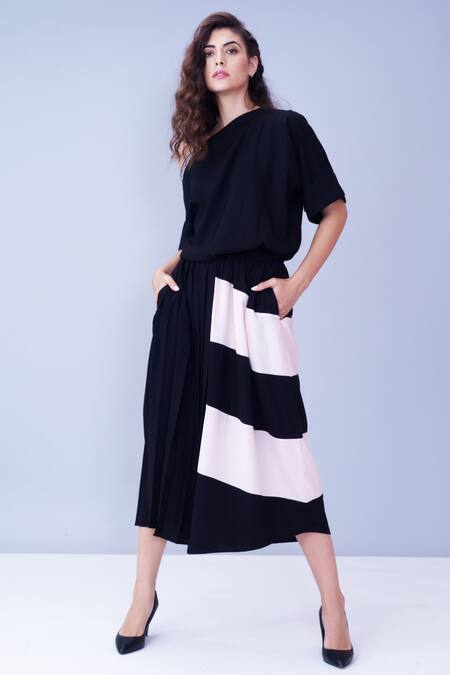 House Of Behram Black Moss Crepe Plain Asymmetric One Shoulder Pleated Dress Online at Aza Fashions House Of Behram_Black Moss Crepe Plain Asymmetric One Shoulder Pleated Dress _Online_at_Aza_Fashions