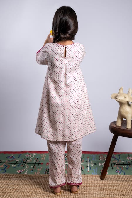 Shop BOTEH White Cotton, Chanderi Silk Embroidery Dori Neckline Kurta Set at Aza Fashions Shop_BOTEH_White Cotton, Chanderi Silk Embroidery Dori Neckline Kurta Set _at_Aza_Fashions