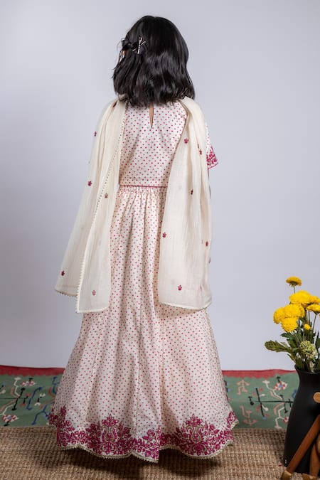 Shop_Boteh_White Top And Bottom - 100% Cotton Printed Bandhani Lehenga Set _at_Aza_Fashions